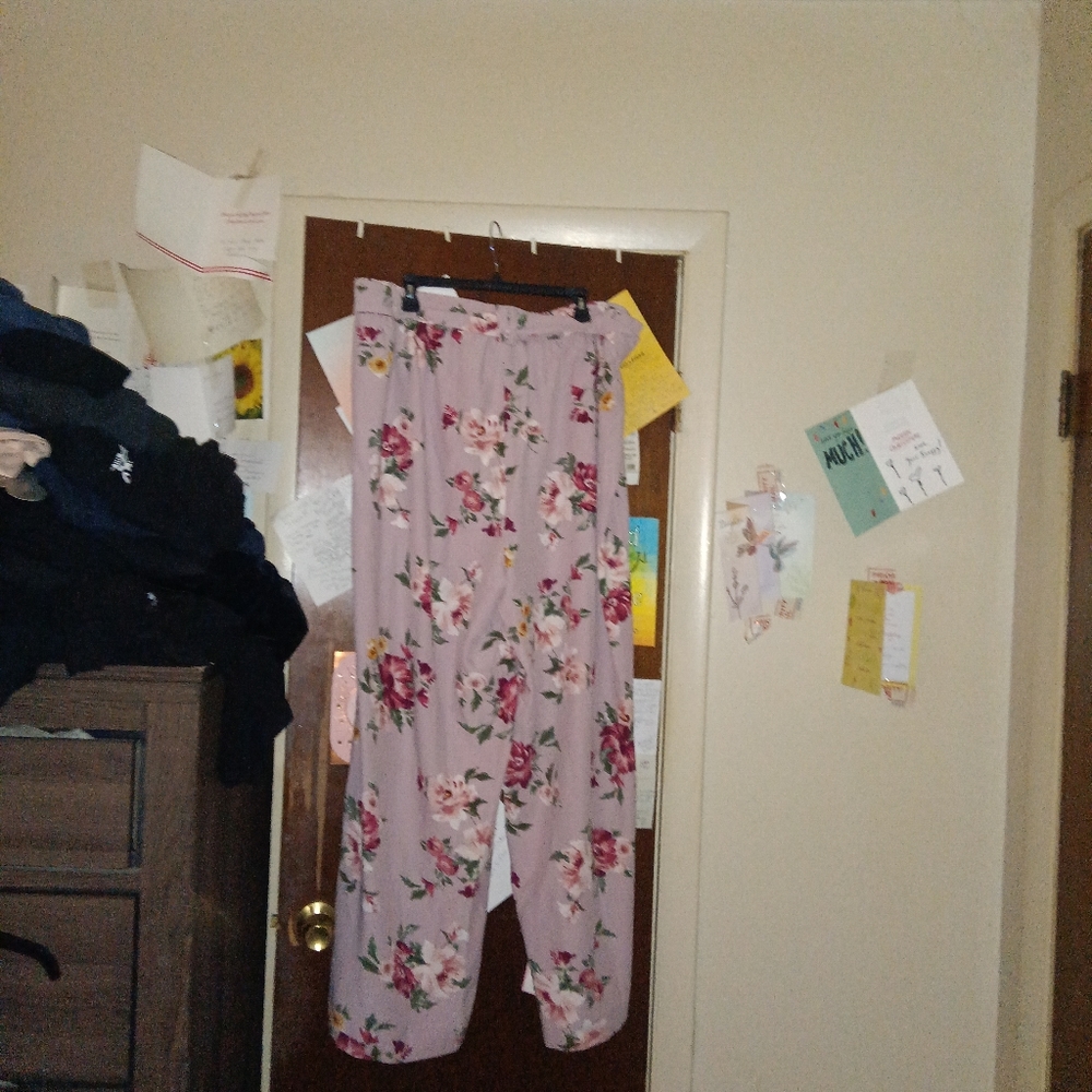 TORRID high waisted floral trousers ๐ - Picture 7 of 10